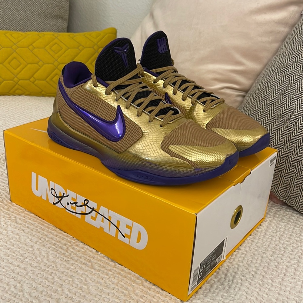 Undefeated x Zoom Kobe 5 Protro Hall of Fame